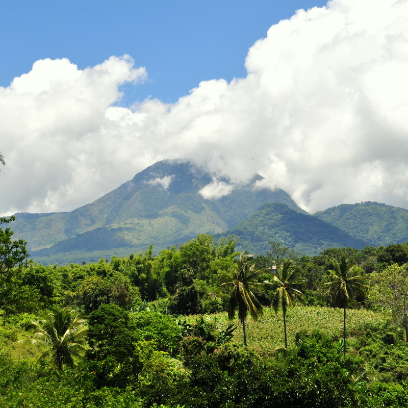  Mount Talinis, also known as Cuernos de Negros, a complex volcano near Valencia, offering challenging hikes, hot springs, crater lakes (like Lake Nailig), and stunning views of the region, popular for day hikes or overnight camping for adventurous trekkers.